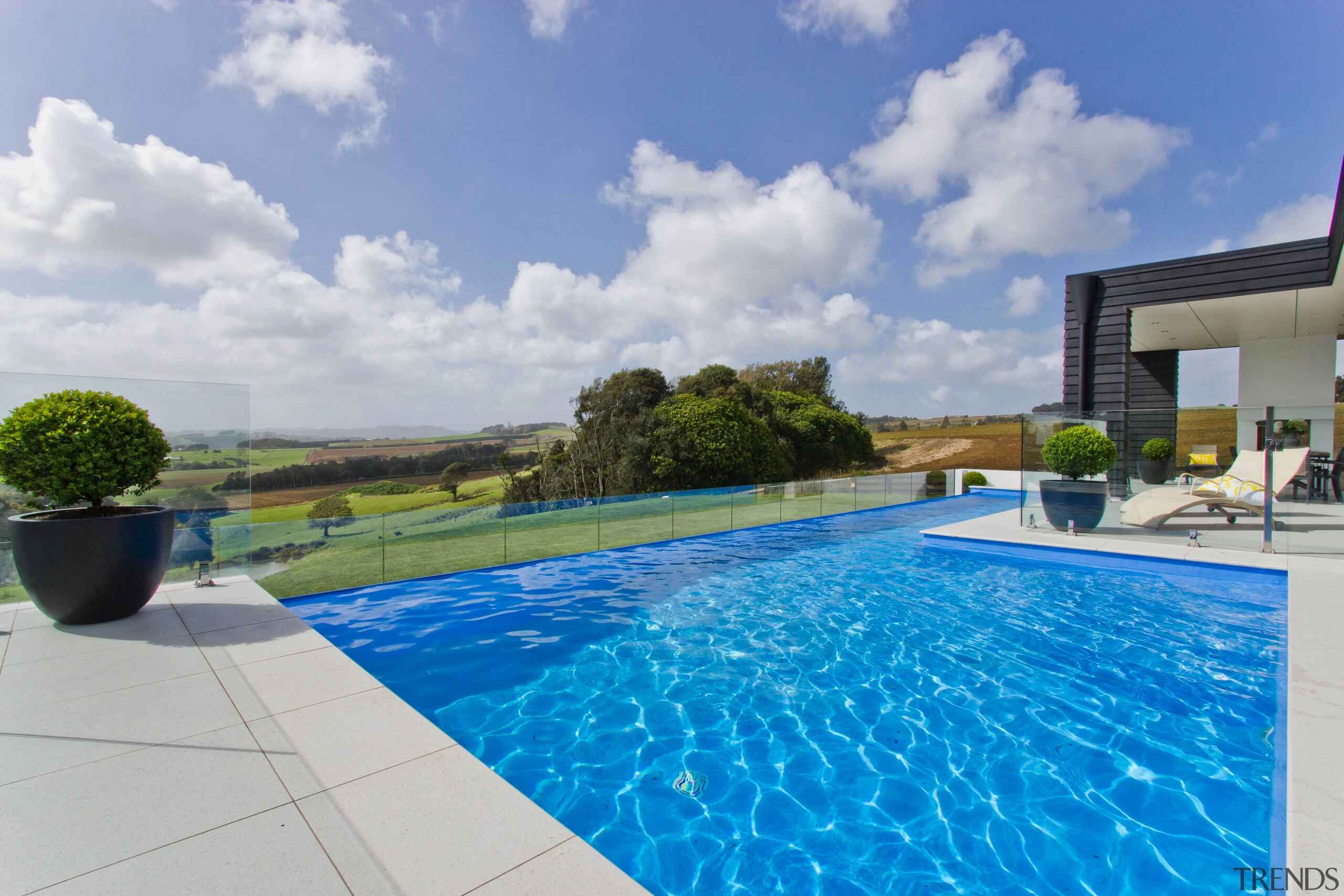 Custom Pools and Retaining Wall Construction Services